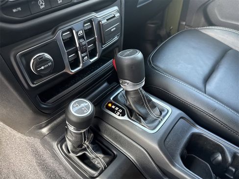 Used 2022 Jeep Gladiator Overland w/ Popular Equipment Package image 30