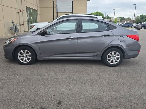 Used 2014 Hyundai Accent GLS FWD image 2