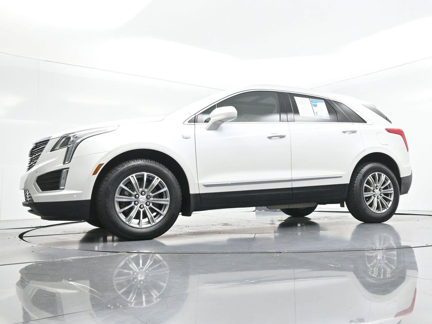 Used 2017 Cadillac XT5 Luxury w/ Driver Awareness Package FWD image 53