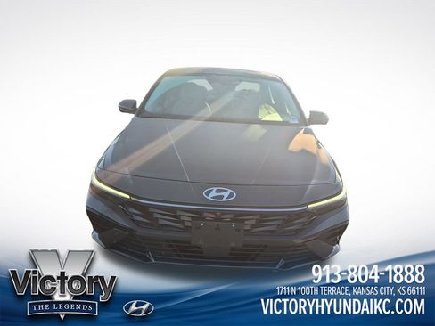 Used 2024 Hyundai Elantra Limited FWD image 8