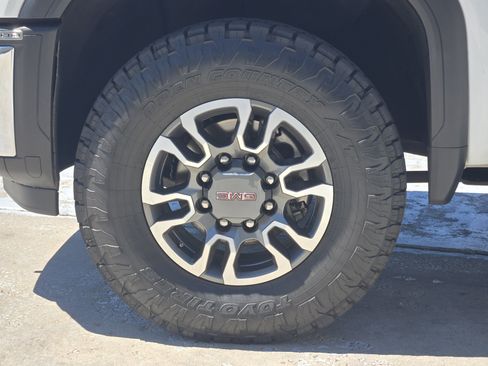 Used 2024 GMC Sierra 3500 SLE w/ SLE Convenience Package AWD/4WD image 16
