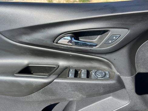 Used 2024 Chevrolet Equinox LT image 8