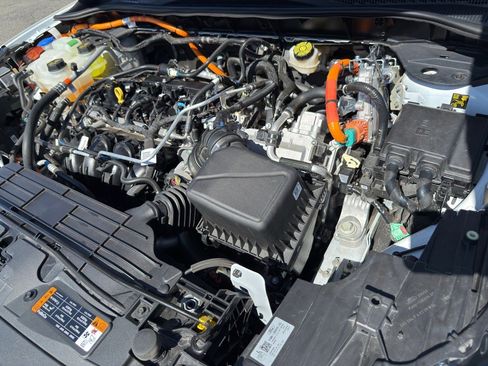 Used 2023 Ford Escape Platinum w/ Premium Technology Package image 19