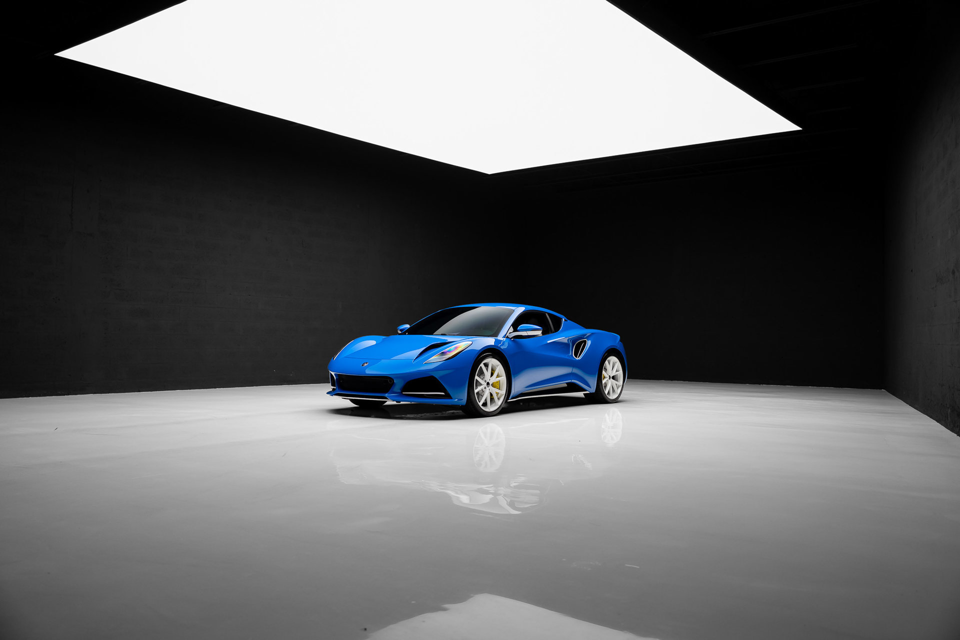 Used 2025 Lotus Emira RWD image 72