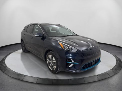 Used 2022 Kia Niro EX w/ Cold Weather Package FWD image 3