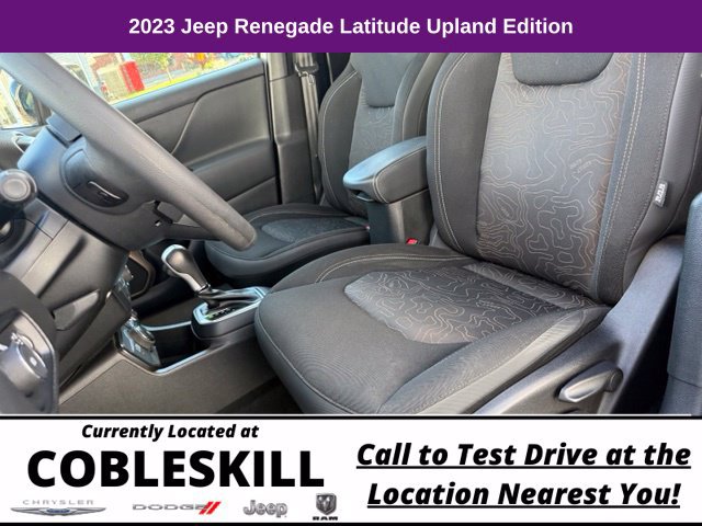 Used 2023 Jeep Renegade Latitude AWD/4WD image 7