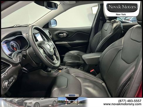 Used 2021 Jeep Cherokee Limited image 17