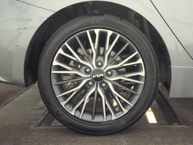 Certified 2024 Kia Forte GT-Line FWD image 12