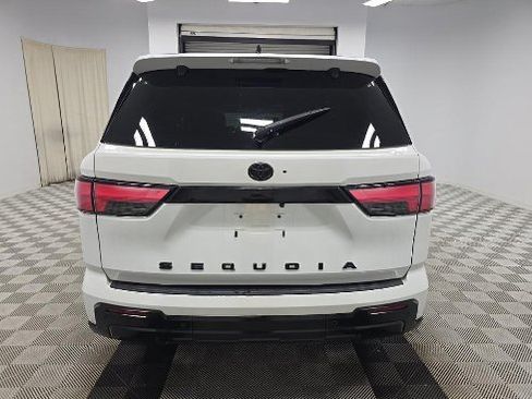 Used 2024 Toyota Sequoia Platinum AWD/4WD image 5