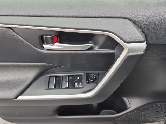 Used 2022 Toyota RAV4 XLE Premium AWD/4WD image 18