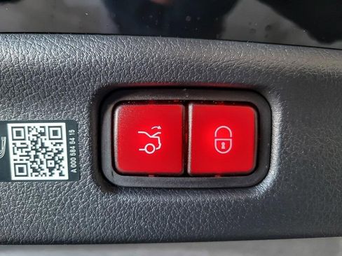 Used 2024 Mercedes-Benz C 300 4MATIC Sedan image 21