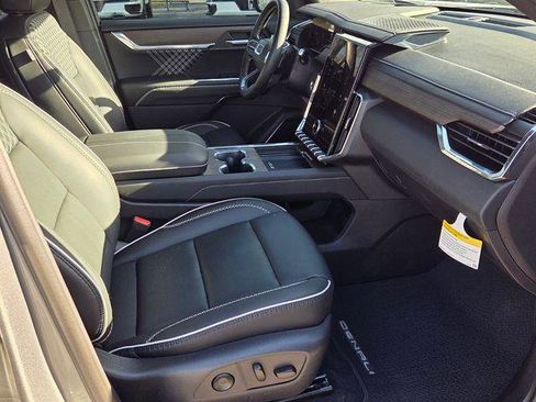 Certified 2026 GMC Acadia Denali image 41