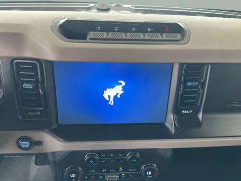 Used 2023 Ford Bronco Wildtrak AWD/4WD image 11