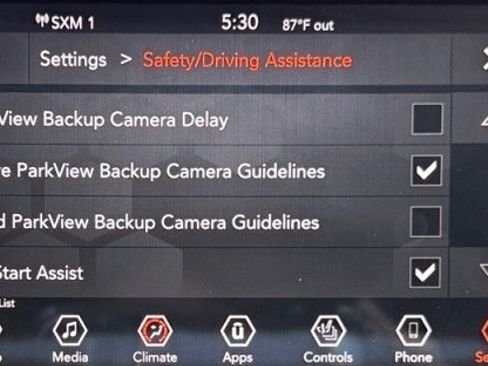 Used 2019 Jeep Cherokee Latitude Plus w/ Cold Weather Group AWD/4WD image 23