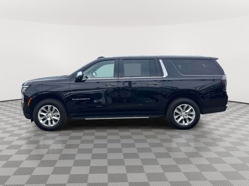 Used 2025 Chevrolet Suburban Premier AWD/4WD image 8