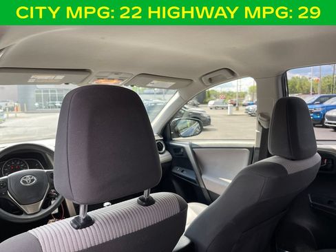 Used 2015 Toyota RAV4 LE AWD/4WD image 4