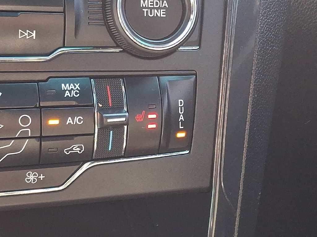 Used 2017 Ford Explorer XLT w/ Equipment Group 202A AWD/4WD image 24
