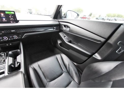 Used 2023 Honda Accord Sport image 11