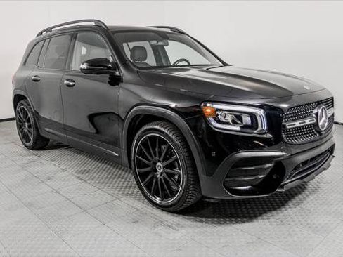 Used 2023 Mercedes-Benz GLB 250 4MATIC image 11