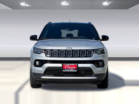 Used 2025 Jeep Compass Limited AWD/4WD image 5