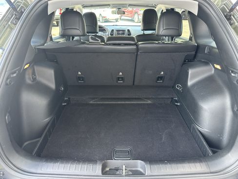 Used 2019 Jeep Cherokee Latitude Plus AWD/4WD image 7