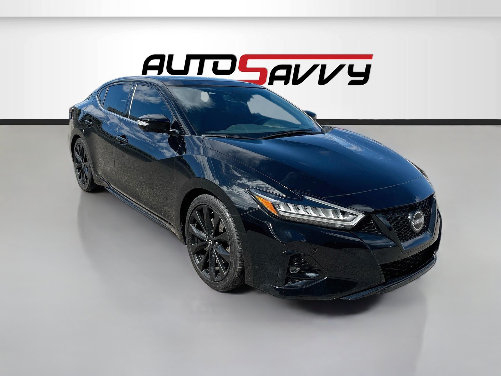 Used 2023 Nissan Maxima SR w/ Sport Mat Group FWD image 1