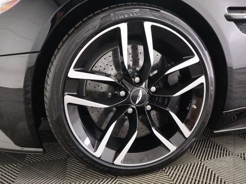 Used 2015 Aston Martin Vanquish Coupe image 29
