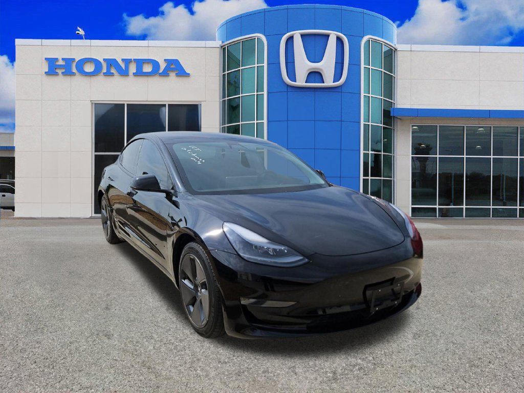 Used 2021 Tesla Model 3 Standard Range Plus RWD image 3