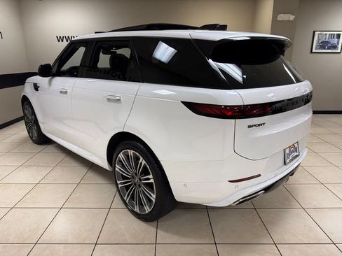 Used 2024 Land Rover Range Rover Sport Dynamic SE AWD/4WD image 4