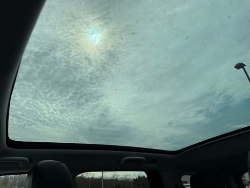 Used 2016 Land Rover Discovery Sport HSE image 27