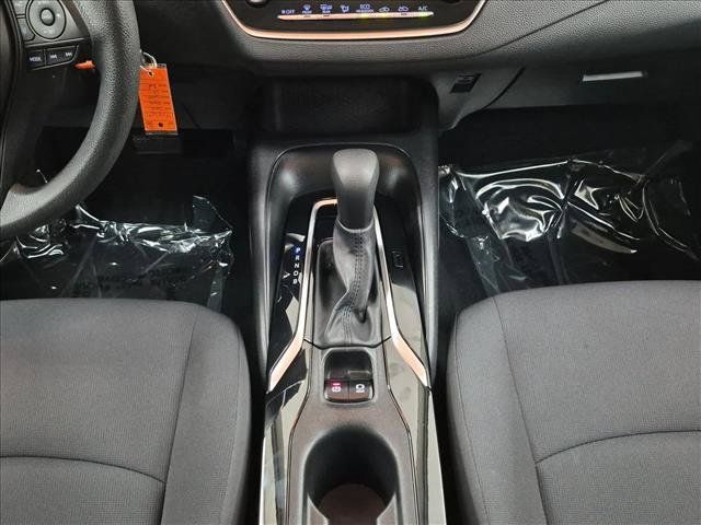Used 2020 Toyota Corolla LE FWD image 12