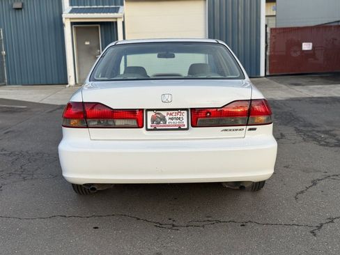 Used 2001 Honda Accord EX image 10