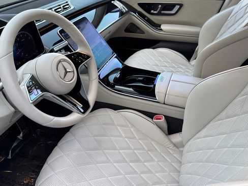 Used 2023 Mercedes-Benz S 580 4MATIC Sedan image 4