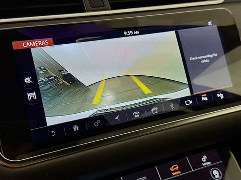 Used 2020 Land Rover Range Rover Evoque SE AWD/4WD image 16