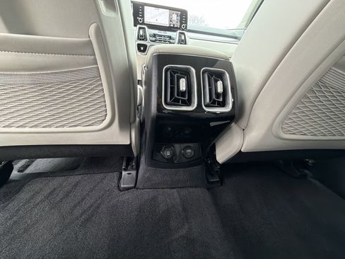 Used 2023 Kia Sorento SX image 28