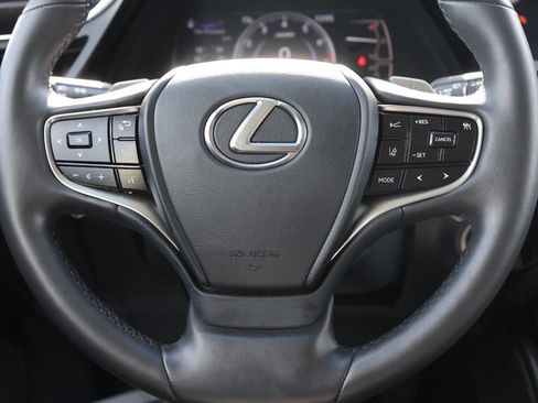 Used 2023 Lexus ES 250 w/ Premium Package AWD/4WD image 18