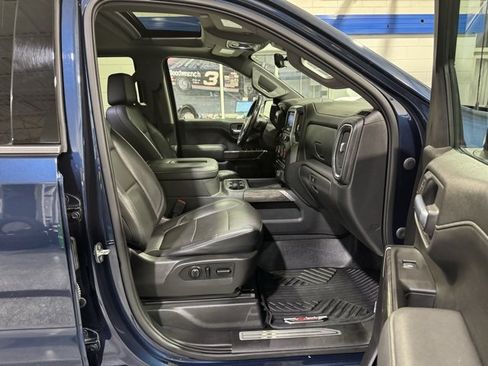 Used 2020 Chevrolet Silverado 1500 LTZ w/ LTZ Premium Package image 16