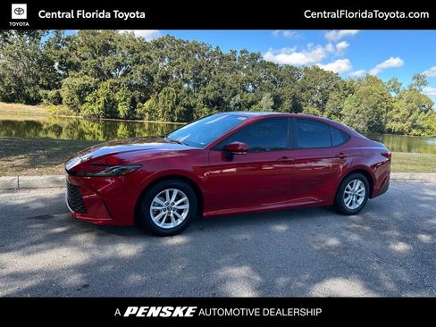 Certified 2025 Toyota Camry LE image 1