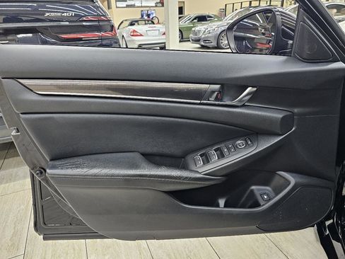 Used 2018 Honda Accord Sport image 36