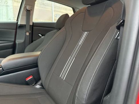 Used 2023 Hyundai Elantra SEL w/ Convenience Package FWD image 17