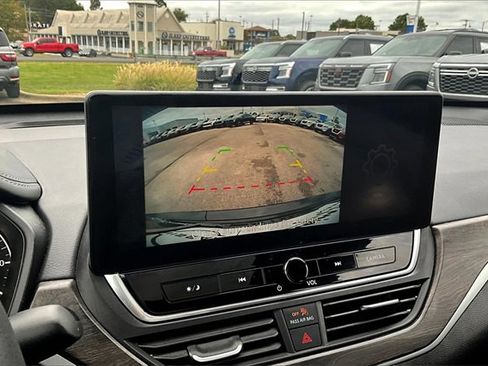 Certified 2024 Nissan Altima 2.5 SV w/ SV Premium Package image 10