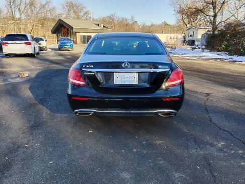 Used 2018 Mercedes-Benz E 300 4MATIC w/ Premium 2 Package (Q02) image 5