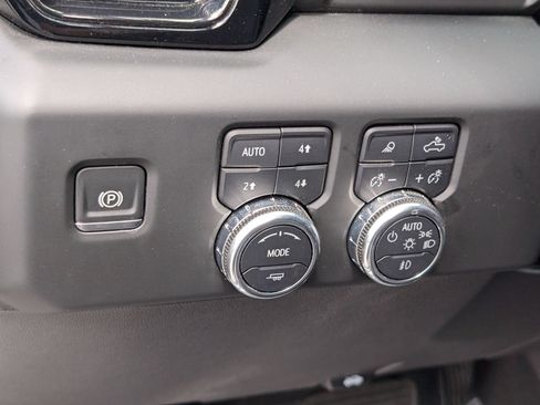 Used 2024 GMC Sierra 1500 AT4 w/ Technology Package AWD/4WD image 23