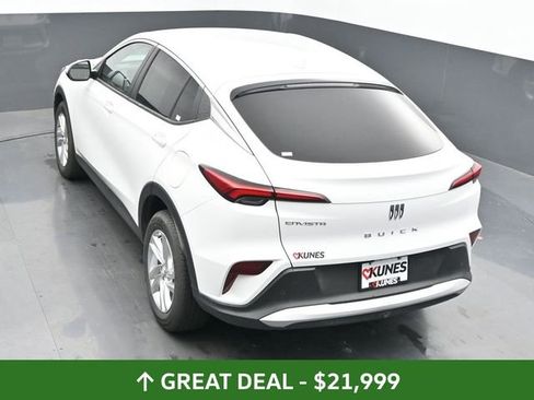 Used 2025 Buick Envista Preferred image 42