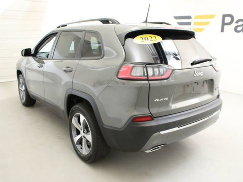 Used 2022 Jeep Cherokee Limited AWD/4WD image 8