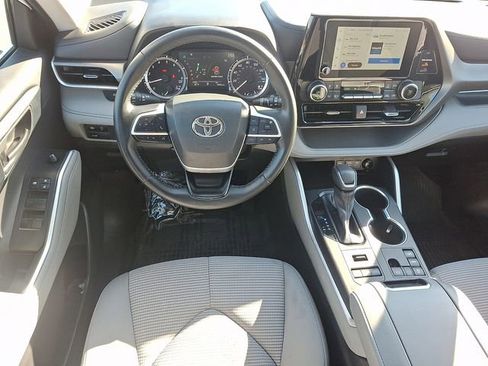 Used 2023 Toyota Highlander LE image 15