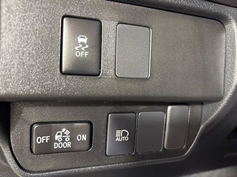 Used 2022 Toyota Tacoma SR5 w/ Technology Package RWD image 35