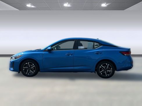 Used 2024 Nissan Sentra SV FWD image 3