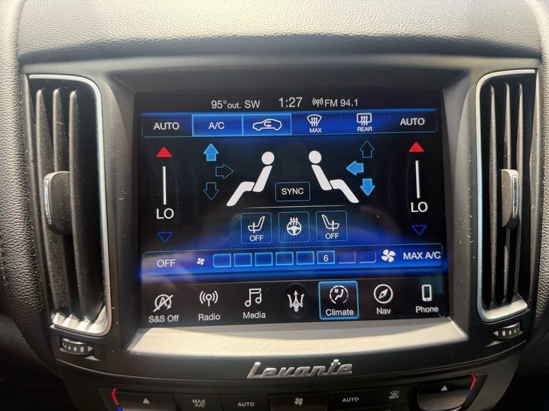 Used 2020 Maserati Levante S AWD/4WD image 28