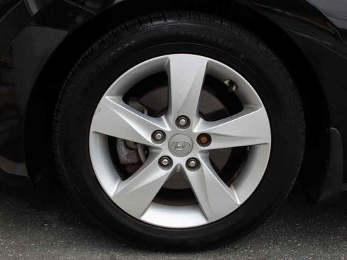 Used 2013 Hyundai Elantra GLS w/ Preferred Pkg FWD image 26
